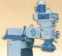Horizontal Attachment on Vertical Ram Turret Milling Machine
